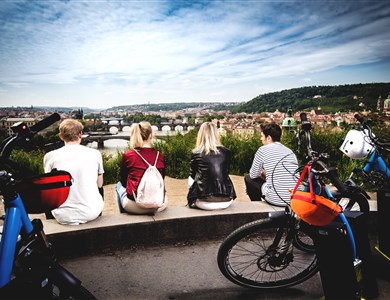 Panoramatour durch Prag auf dem Elektroroller