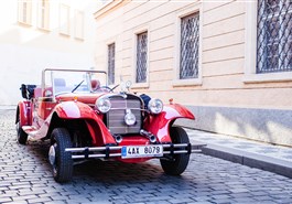Retro-Fahrt durch Prag mit einem Oldtimer