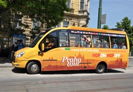 Historisches Zentrum Prags von einem Minibus Hop on Hop off aus