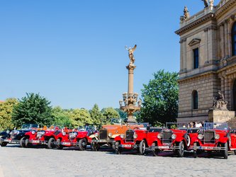 main picture 1 Historic car ride Prague