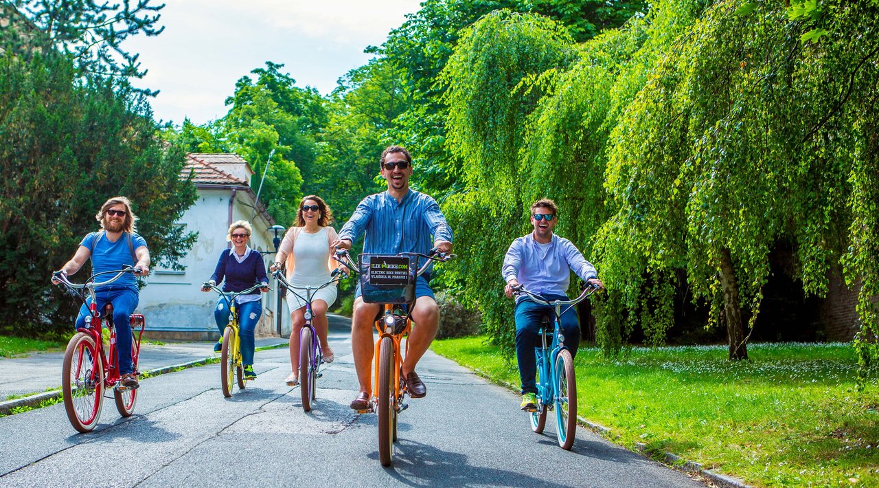 4 Electric bike tour Prague