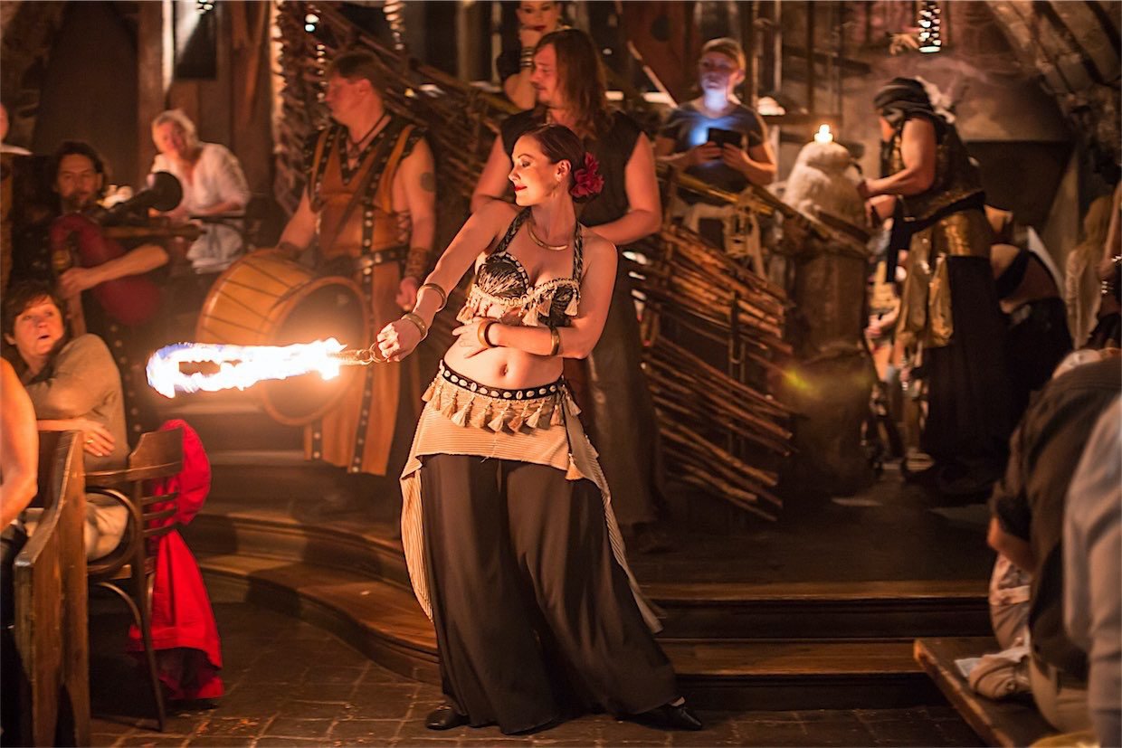 2 Medieval show Prague