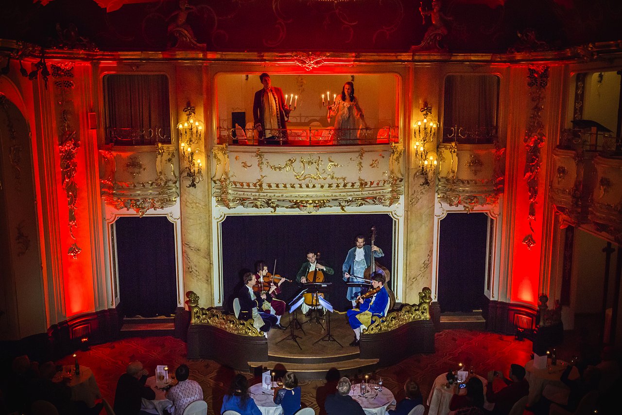 mozart dinner prague red balcony print