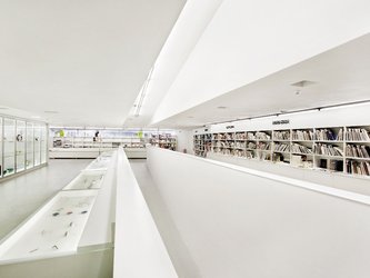 main picture 2 Dox by Qubus Prague